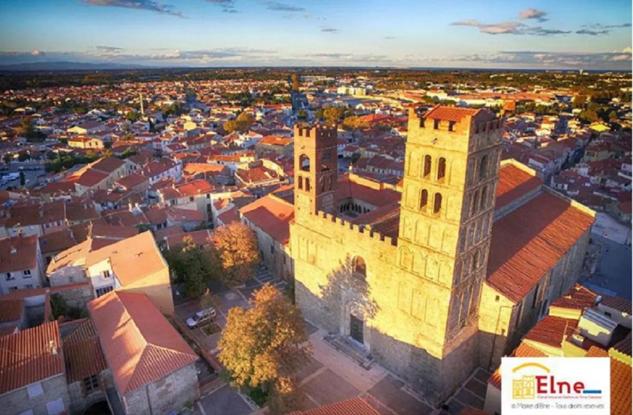 Maison Au Pied De La Cathedrale Elne Exteriér fotografie